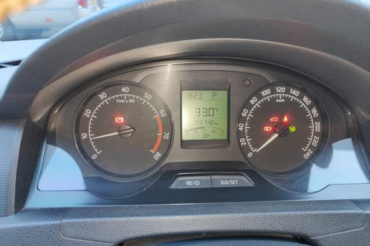 Used Skoda Rapid 2013 1.6L Automatic Smart Selection Model Odometer Close Up