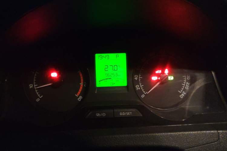 Used Skoda Rapid 2013 1.6L Automatic Smart Selection Model Odometer Close Up