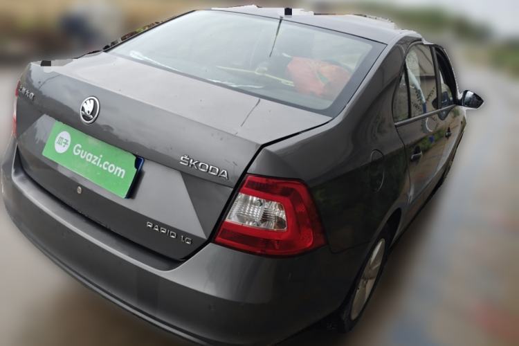 Used Skoda Rapid 2013 1.6L Automatic Smart Selection Model Rear Right 45 Deg