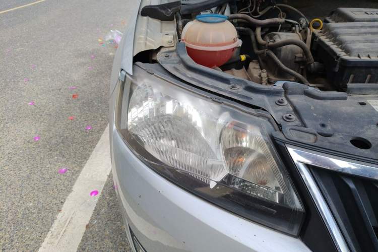 Used Skoda Rapid 2013 1.6L Automatic Smart Selection Model Right Front Headlight