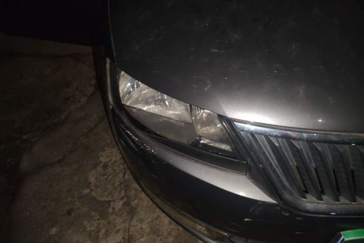 Used Skoda Rapid 2013 1.6L Automatic Smart Selection Model Right Front Headlight
