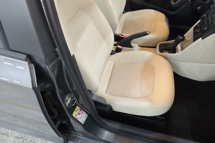 Used Skoda Rapid 2013 1.6L Automatic Smart Selection Model Right Front Seat