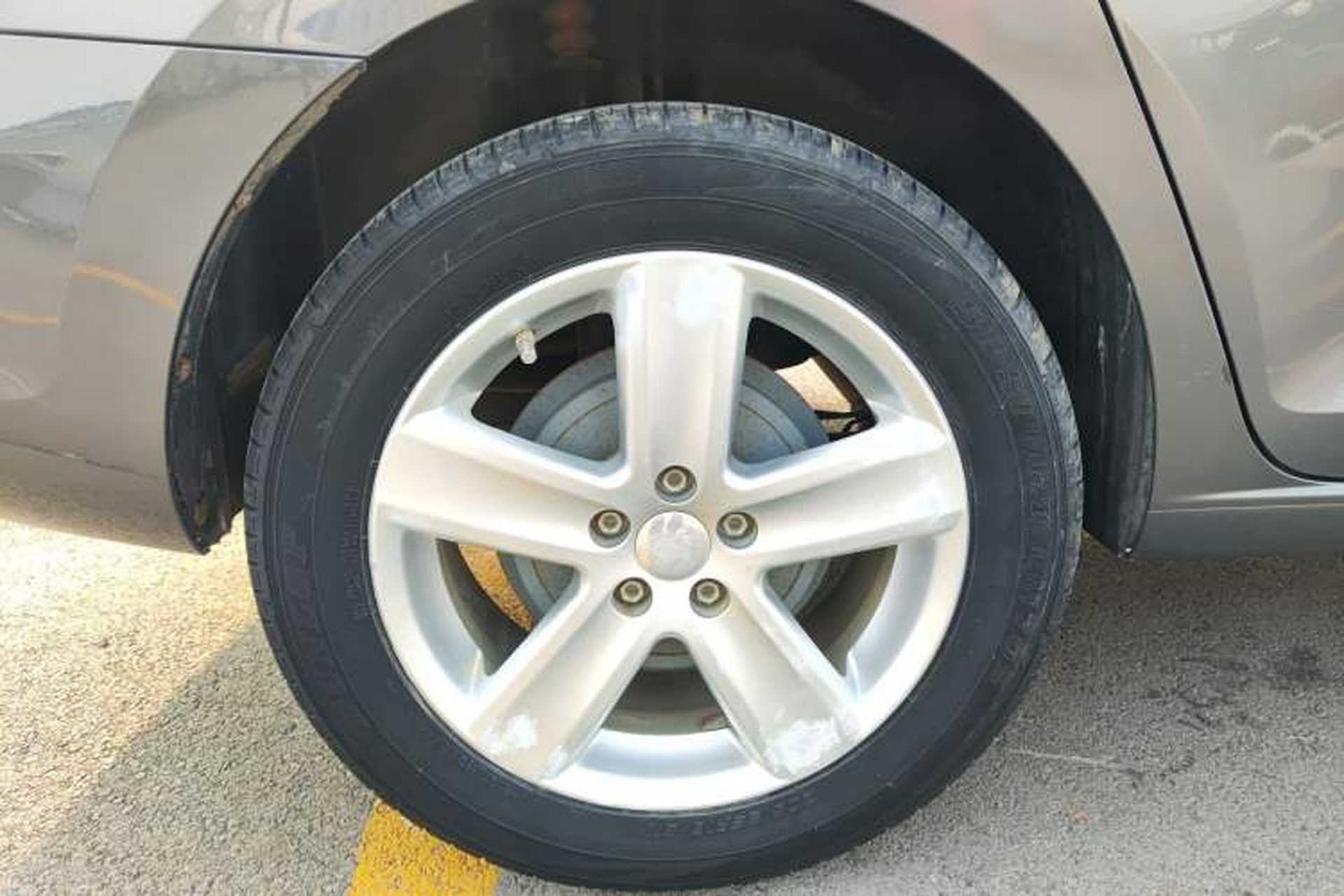 Used Skoda Rapid 2013 1.6L Manual Enjoyment Model Right Rear Wheel Hub