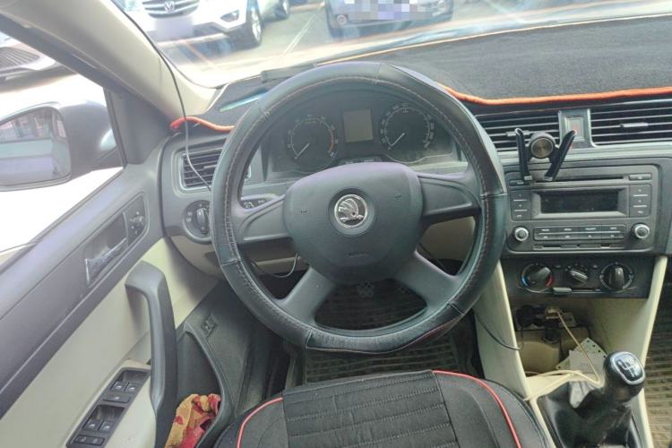 Used Skoda Rapid 2013 1.6L Manual Smart Selection Model Steering Wheel