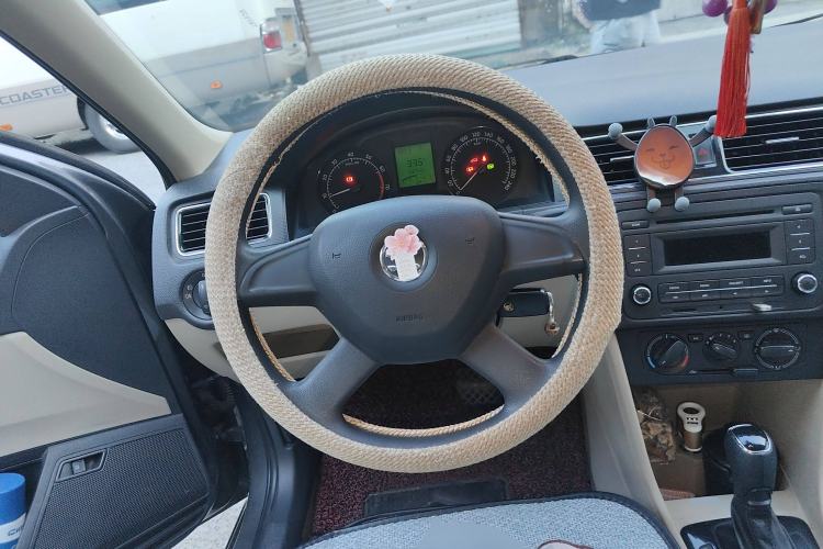 Used Skoda Rapid 2013 1.6L Automatic Smart Selection Model Steering Wheel
