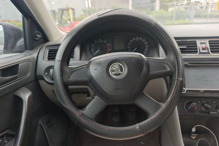 Used Skoda Rapid 2013 1.6L Manual Enjoyment Model Steering Wheel