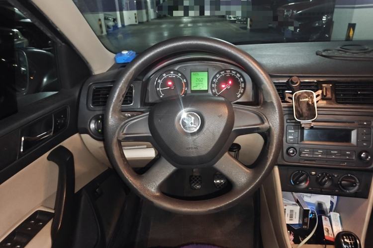 Used Skoda Rapid 2013 1.6L Manual Smart Selection Model Steering Wheel
