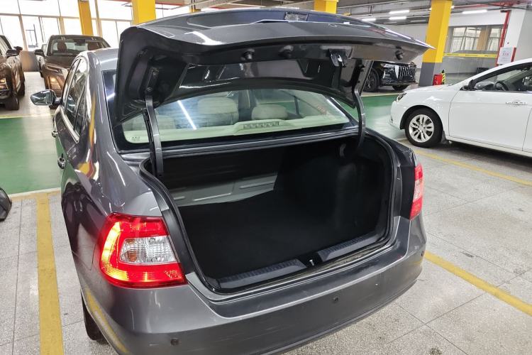 Used Skoda Rapid 2013 1.6L Automatic Smart Selection Model Trunk