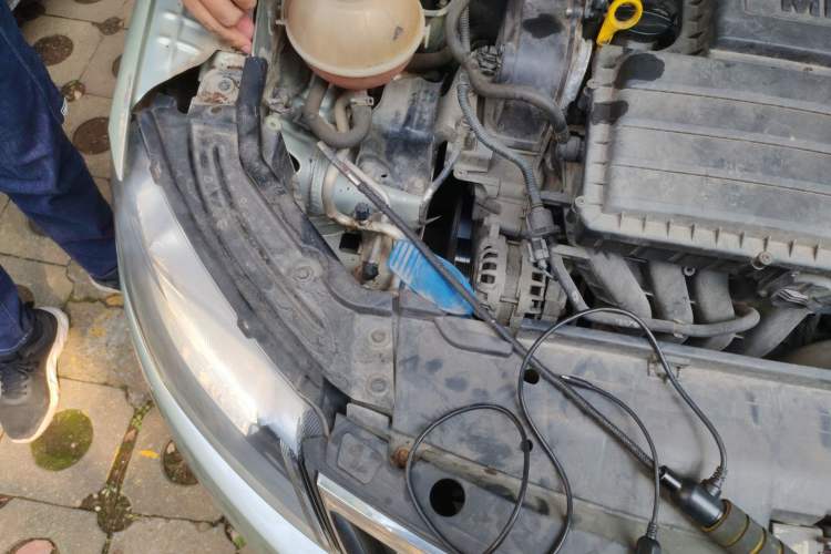 Used Skoda Rapid 2013 1.6L Manual Enjoyment Model Engine Bay Right