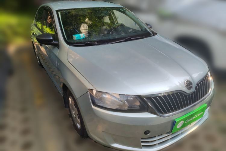 Used Skoda Rapid 2013 1.6L Manual Enjoyment Model Front Right 45 Deg