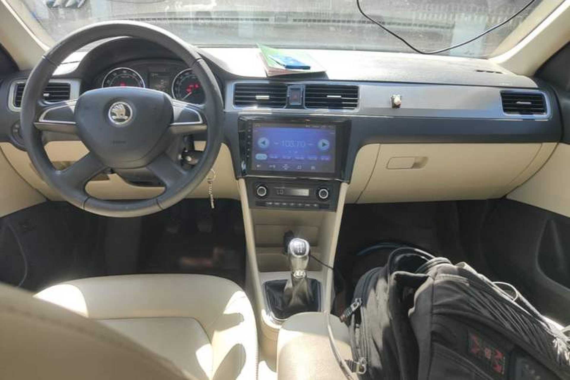 Used Skoda Rapid 2013 1.6L Manual Preferred Version Center Console