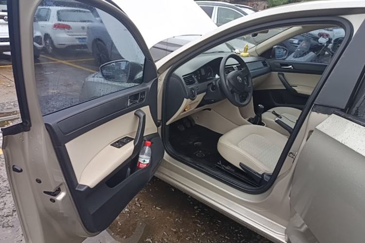 Used Skoda Rapid 2013 1.6L Manual Smart Selection Model Driver Seat