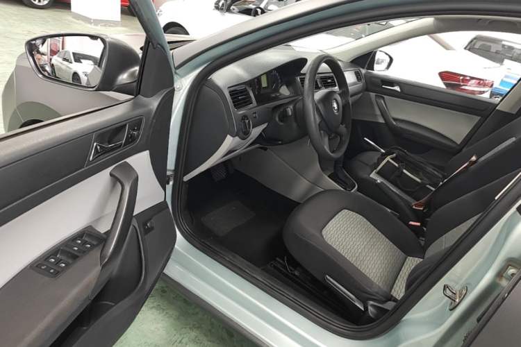 Used Skoda Rapid 2013 1.6L Automatic Smart Selection Model Driver Seat