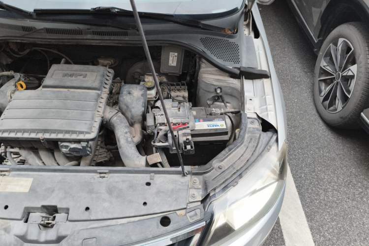 Used Skoda Rapid 2013 1.6L Manual Smart Selection Model Engine Bay Left