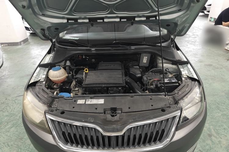 Used Skoda Rapid 2013 1.6L Automatic Smart Selection Model Engine Bay