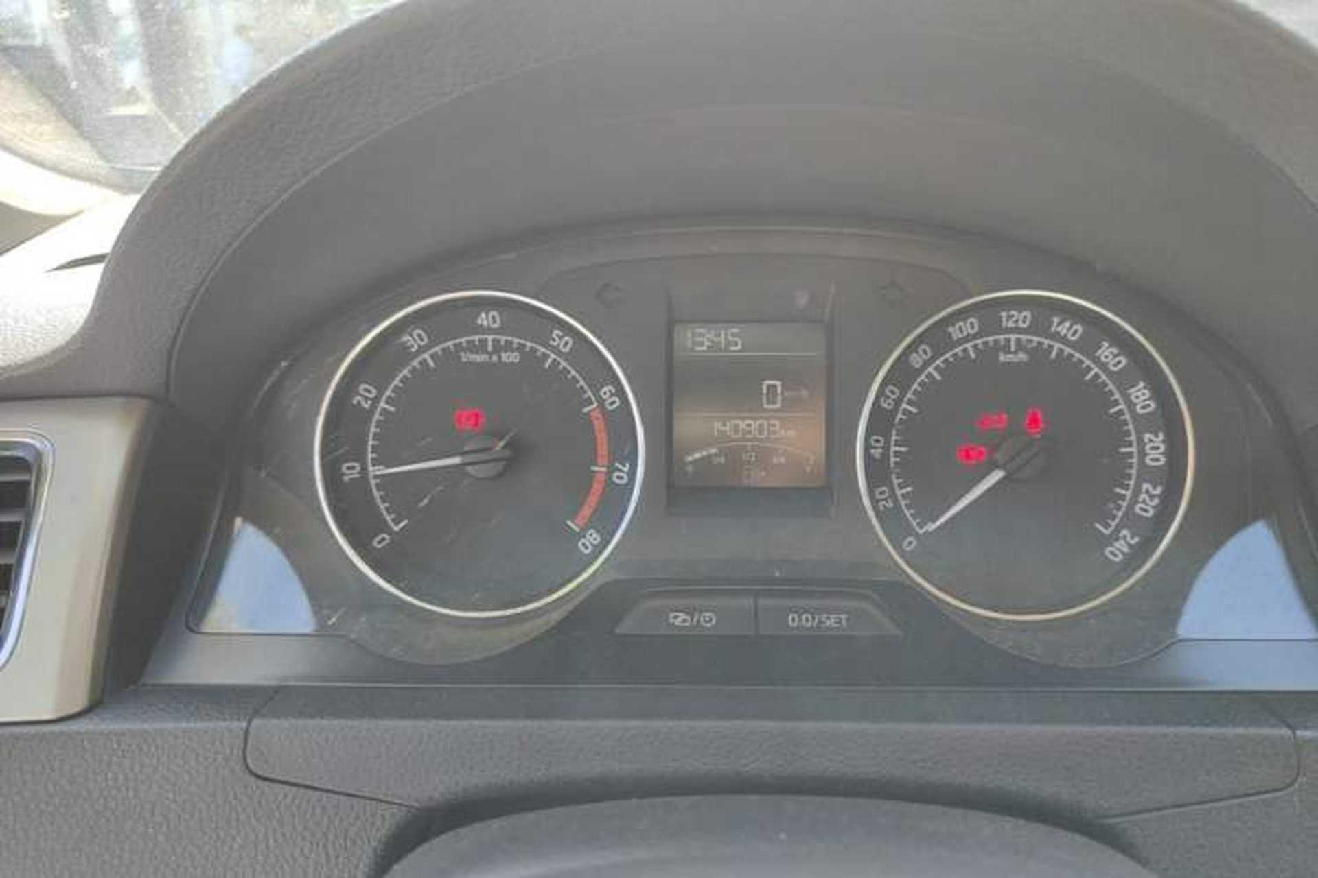 Used Skoda Rapid 2013 1.6L Manual Preferred Version Instrument Cluster