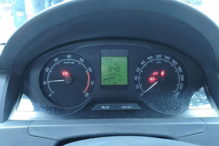 Used Skoda Rapid 2013 1.6L Manual Smart Selection Model Instrument Cluster