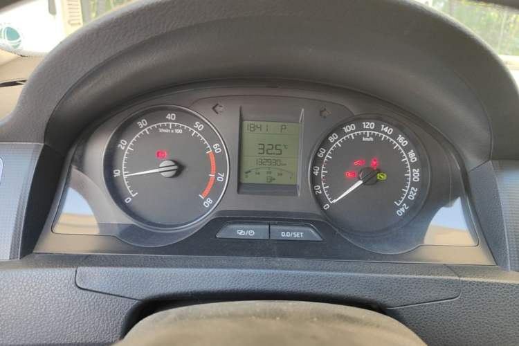Used Skoda Rapid 2013 1.6L Automatic Smart Selection Model Instrument Cluster
