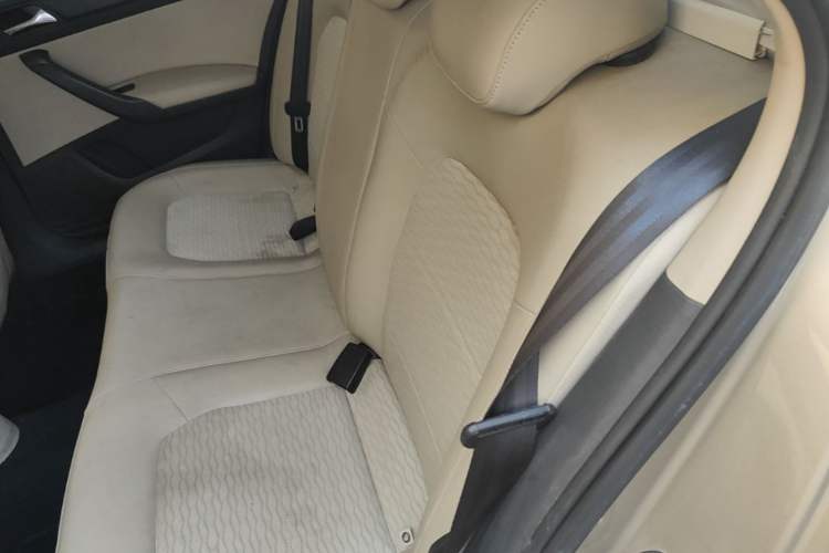 Used Skoda Rapid 2013 1.6L Automatic Smart Selection Model Left Rear Seat