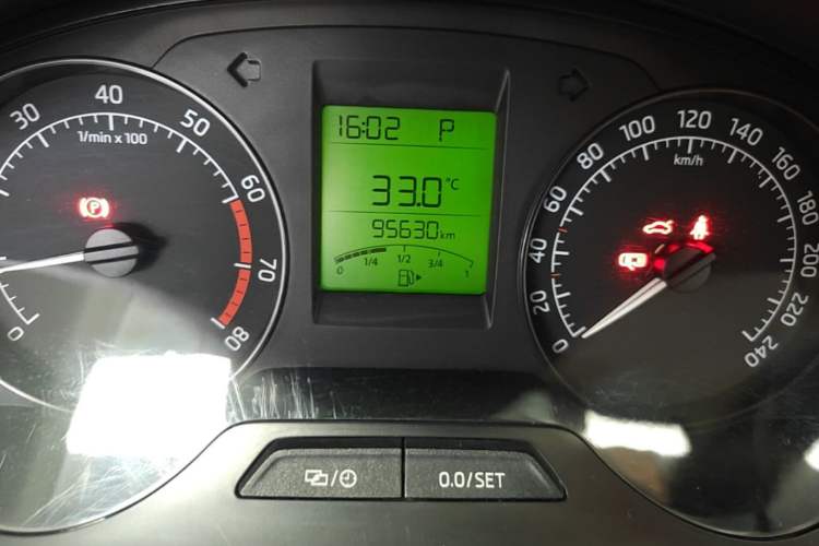 Used Skoda Rapid 2013 1.6L Automatic Smart Selection Model Odometer Close Up