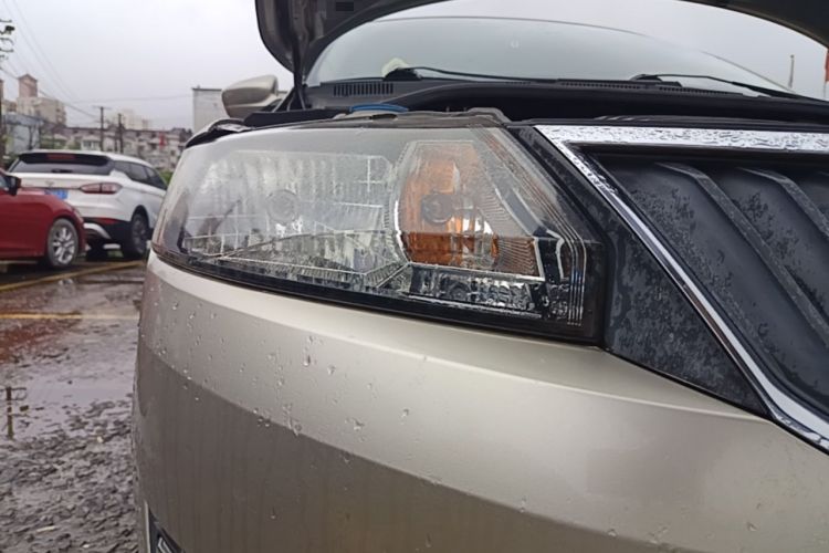 Used Skoda Rapid 2013 1.6L Manual Smart Selection Model Right Front Headlight
