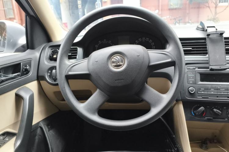 Used Skoda Rapid 2013 1.6L Manual Smart Selection Model Steering Wheel
