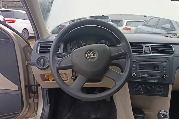 Used Skoda Rapid 2013 1.6L Manual Smart Selection Model Steering Wheel