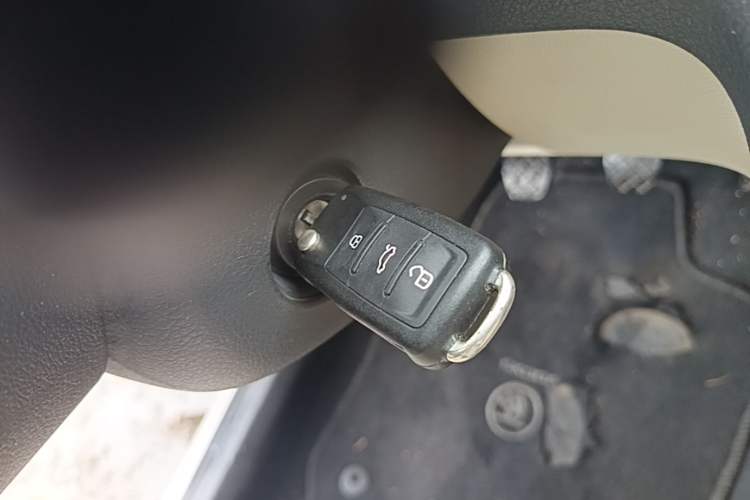 Used Skoda Rapid 2013 1.6L Manual Smart Selection Model Vehicle Key