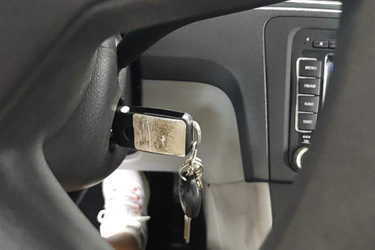 Used Skoda Rapid 2013 1.6L Automatic Smart Selection Model Vehicle Key