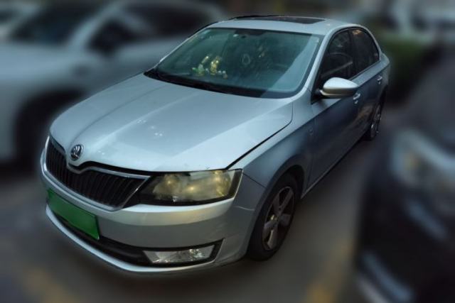 Ojetý Skoda Rapid 2013 1.6L Automatic Smart Selection Model