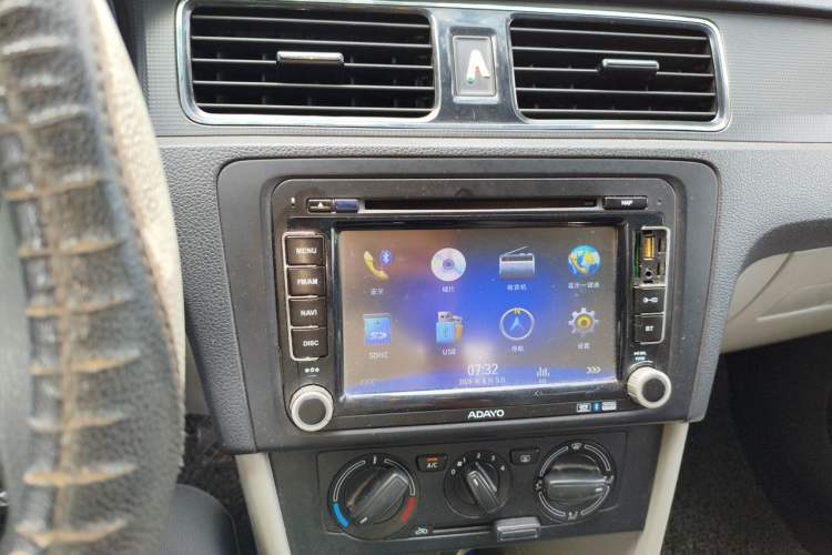 Used Skoda Rapid 2013 1.6L Manual Smart Selection Model Audio And AC Panel