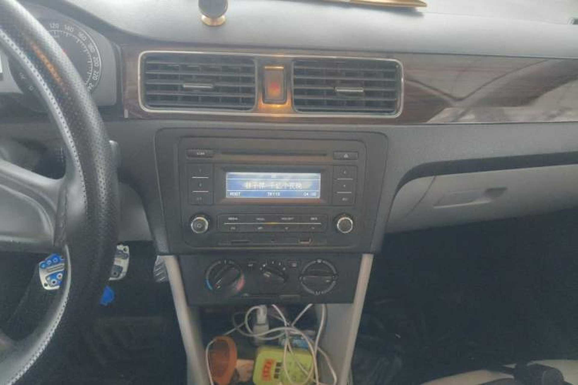 Used Skoda Rapid 2013 1.4L Manual Enjoyment Model Audio And AC Panel