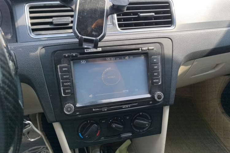 Used Skoda Rapid 2013 1.6L Automatic Smart Selection Model Audio And AC Panel