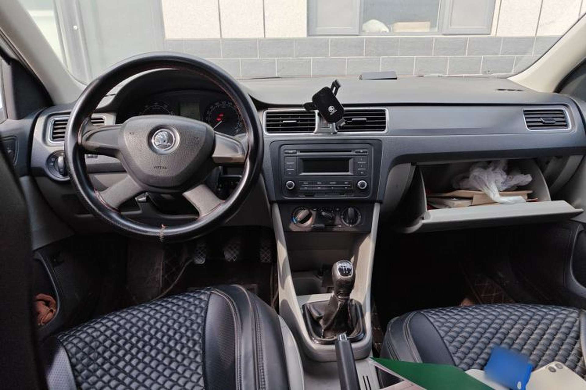 Used Skoda Rapid 2013 1.4L Manual Smart Selection Trim Center Console
