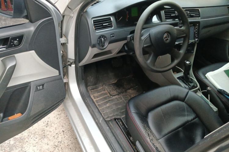 Used Skoda Rapid 2013 1.6L Automatic Smart Selection Model Driver Seat
