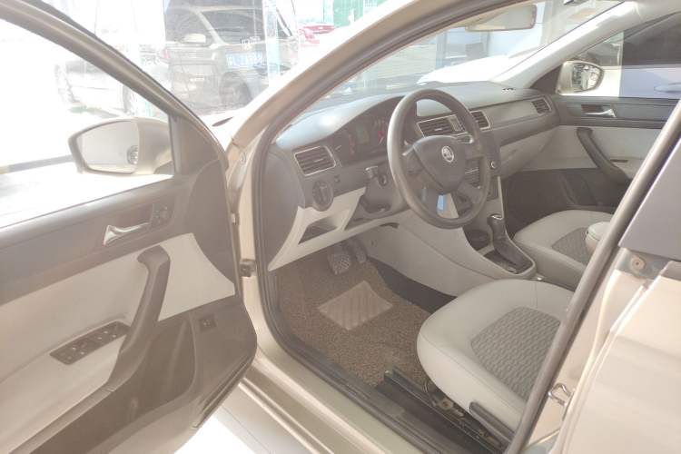 Used Skoda Rapid 2013 1.6L Automatic Smart Selection Model Driver Seat