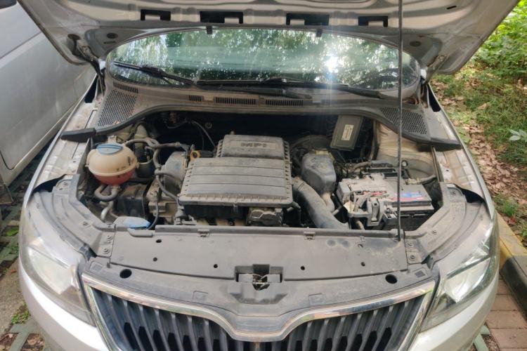 Used Skoda Rapid 2013 1.6L Automatic Smart Selection Model Engine Bay