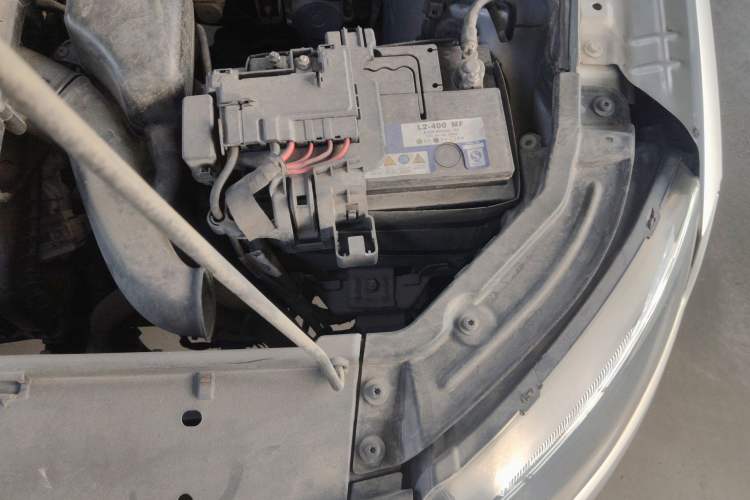 Used Skoda Rapid 2013 1.6L Manual Smart Selection Model Engine Bay Left