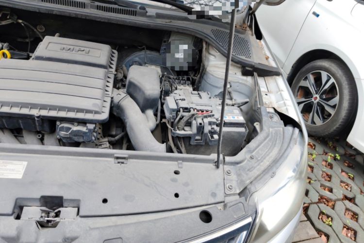 Used Skoda Rapid 2013 1.6L Manual Smart Selection Model Engine Bay Left