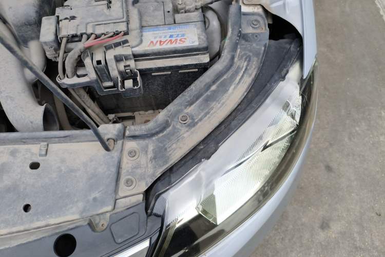 Used Skoda Rapid 2013 1.6L Manual Smart Selection Model Engine Bay Left