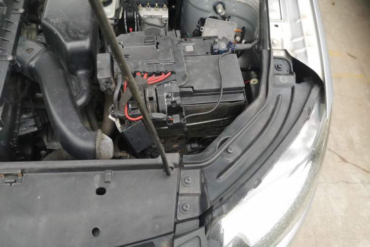 Used Skoda Rapid 2013 1.4L Manual Enjoyment Model Engine Bay Left