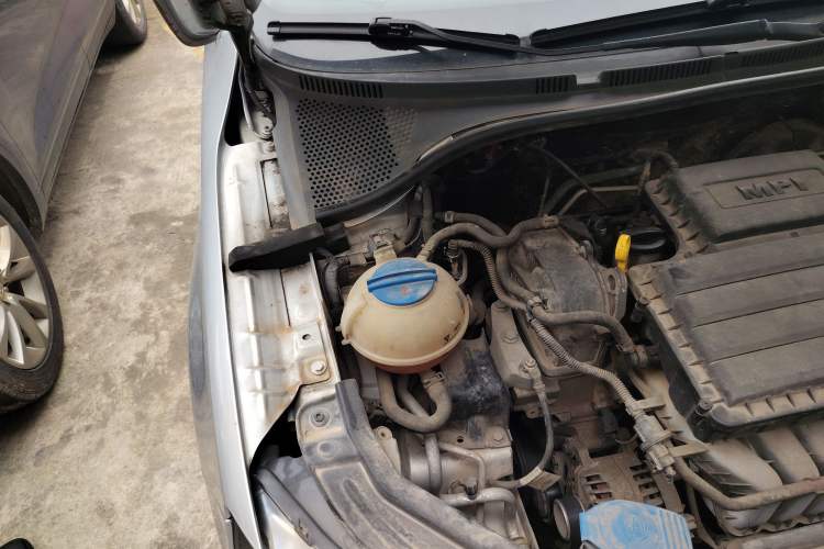 Used Skoda Rapid 2013 1.6L Manual Smart Selection Model Engine Bay Right