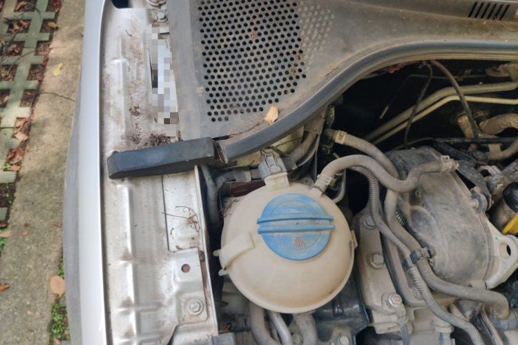 Used Skoda Rapid 2013 1.6L Automatic Smart Selection Model Engine Bay Right