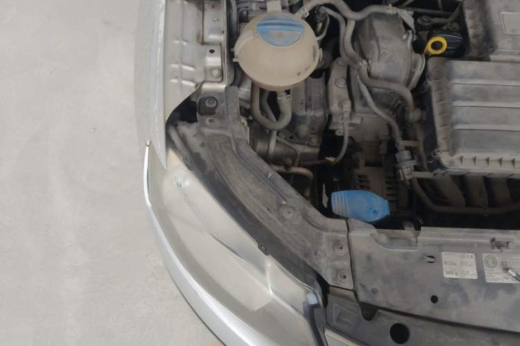 Used Skoda Rapid 2013 1.4L Manual Enjoyment Model Engine Bay Right