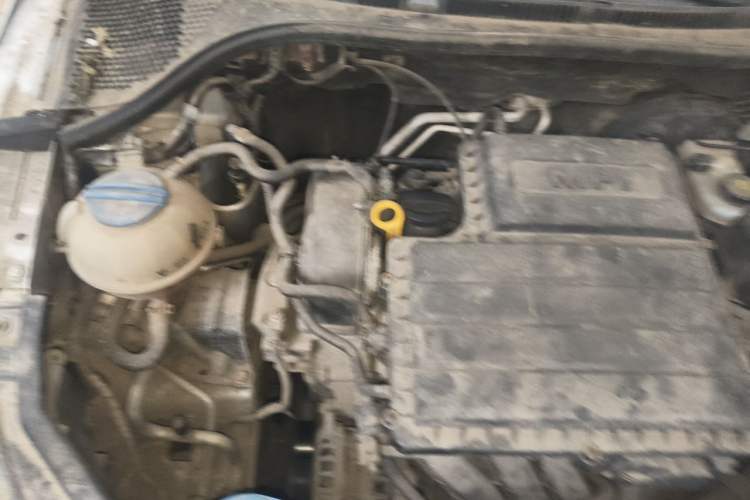 Used Skoda Rapid 2013 1.6L Automatic Smart Selection Model Engine Bay Right