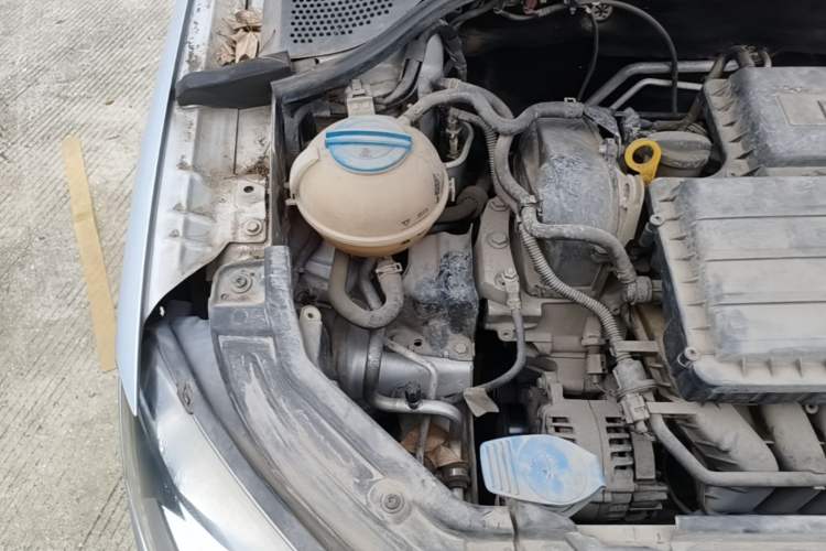 Used Skoda Rapid 2013 1.6L Automatic Smart Selection Model Engine Bay Right