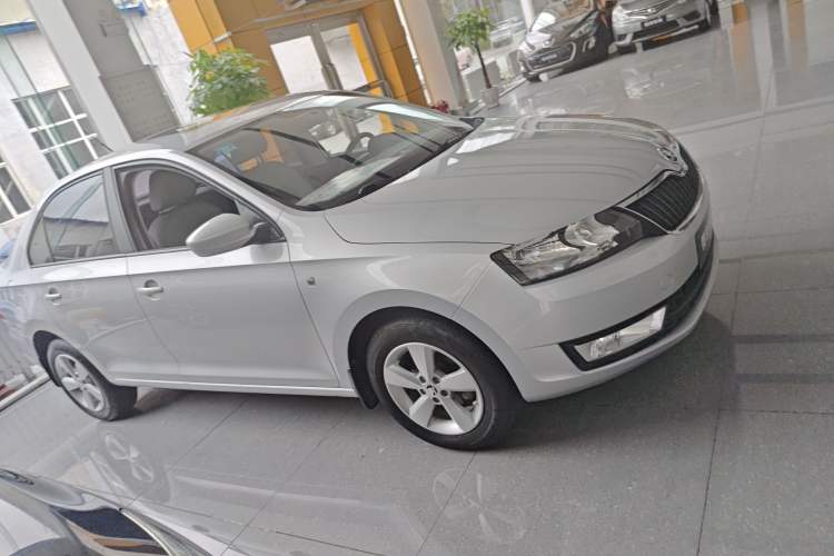 Used Skoda Rapid 2013 1.6L Automatic Smart Selection Model Exterior 2
