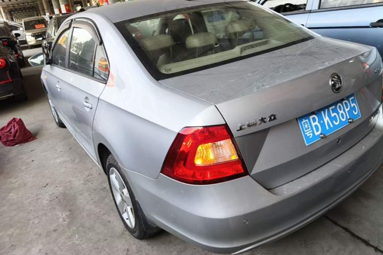 Used Skoda Rapid 2013 1.6L Automatic Smart Selection Model Exterior 2