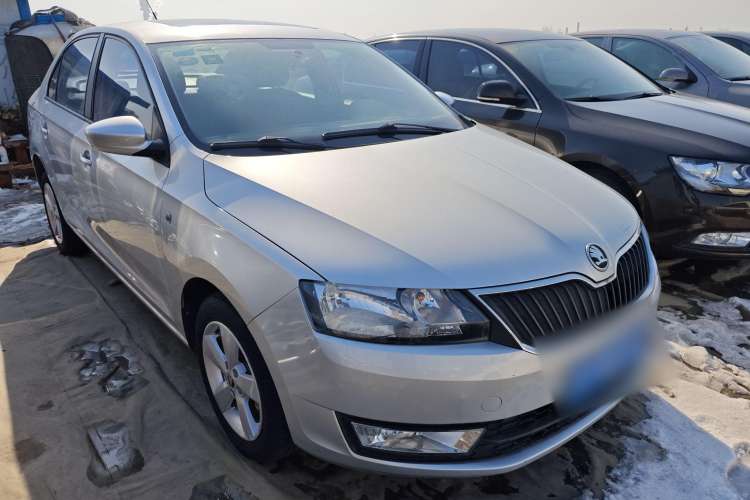 Used Skoda Rapid 2013 1.6L Automatic Smart Selection Model Exterior 2