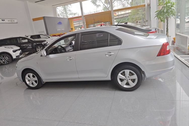 Used Skoda Rapid 2013 1.6L Automatic Smart Selection Model Exterior 3